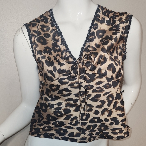 Jopna Tops - Leopard Print Sleeveless Blouse
